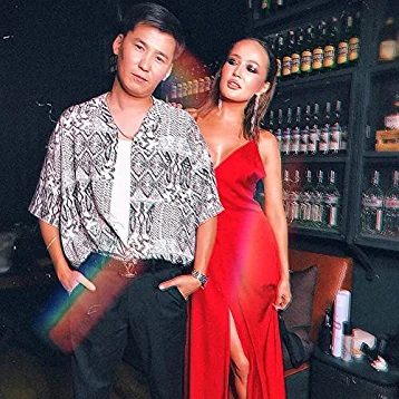 Turkic Lyrics: Mirbek Atabekov, Kämşat Joldybaeva — Тыңда мені