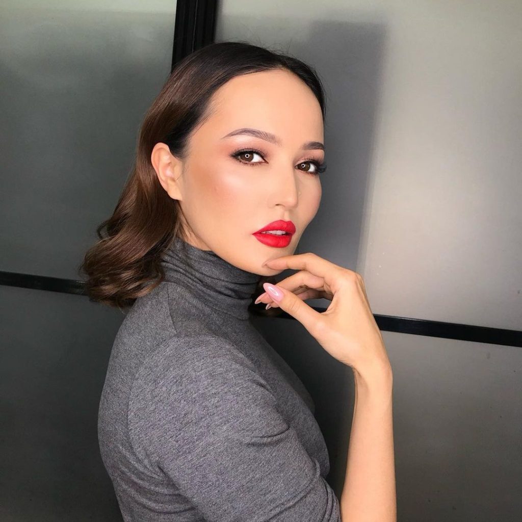 Turkic Lyrics: Kämşat Joldybaeva —&nbsp;Бірге